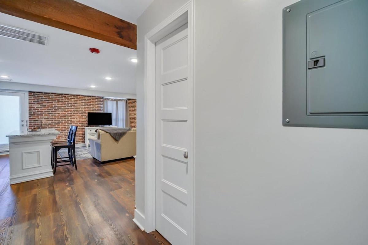 Апартаменты Eagle Exec Loft In Downtown Стейтсборо Экстерьер фото